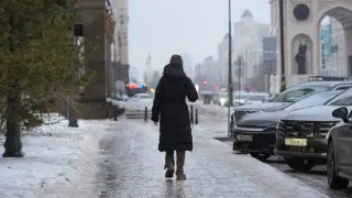 Депутат Астанадағы тротуарларды қардан толық тазалауды тоқтатуды ұсынды